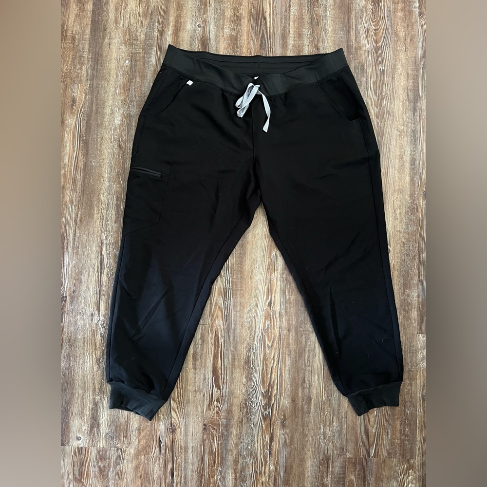 FIGS Women's Black Zamora™ - Petite Jogger Scrub Pants - XXLP (2XL) - Petite